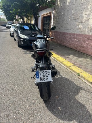 Yamaha MT-07 Pure 2023 Negra