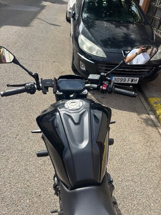 Yamaha MT-07 Pure 2023 Negra