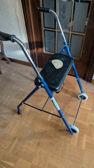Andador para ancianos con asiento