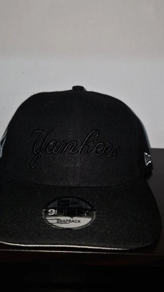 Gorra New York Yankees Semicurva Ajustable Negra