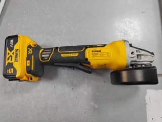 Radial DeWalt DCG406