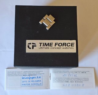 Elegante reloj Time Force plateado y blanco