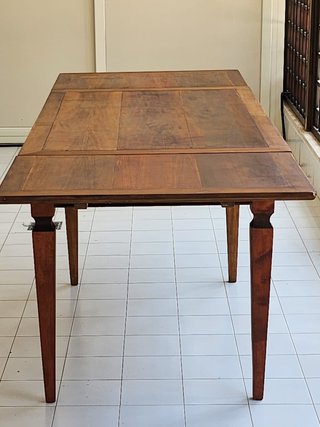 Tavolo Luigi XVI in legno massello
