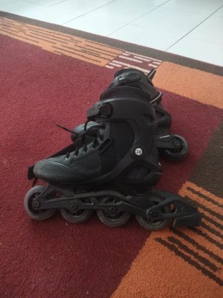 Patines en línea negros talla 38