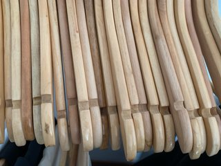 Pack 33 Perchas Madera y Metal