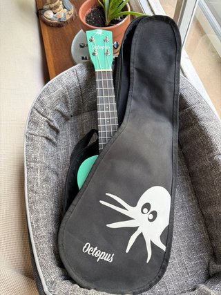 Ukelele Octopus Verde como nuevo