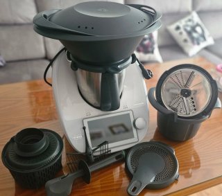 Thermomix TM6 con Accesorios Poco Uso