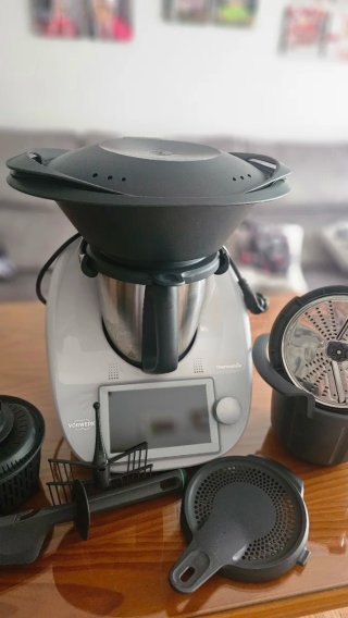 Thermomix TM6 con Accesorios Poco Uso