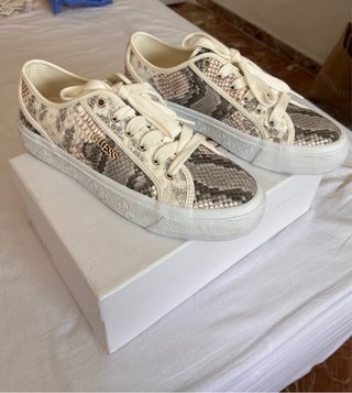 Zapatillas Guess Talla 38 Nuevas