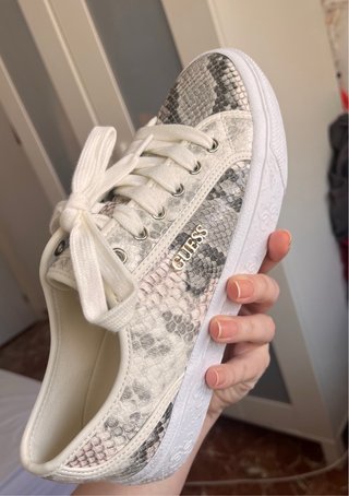 Zapatillas Guess Talla 38 Nuevas