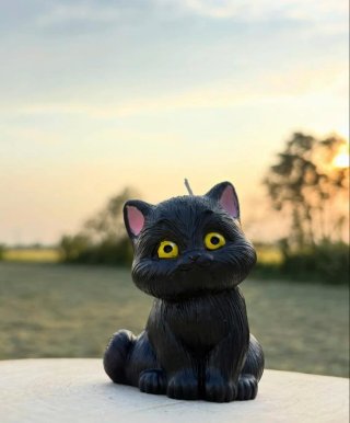 Candela a forma di gatto nero