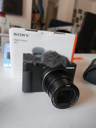 Cámara Sony ZV-1 Negra + 3 Baterías