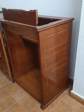 Mueble para máquina de coser de madera