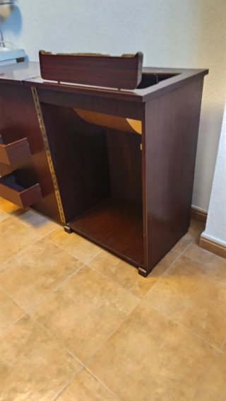 Mueble para máquina de coser de madera