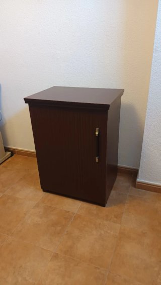 Mueble para máquina de coser de madera