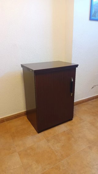 Mueble para máquina de coser de madera