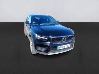 Volvo XC40 T2 Momentum Pro Auto 95 kW (129 CV)