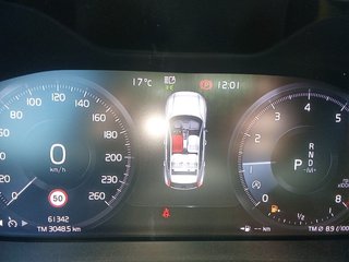 Volvo XC40 T2 Momentum Pro Auto 95 kW (129 CV)