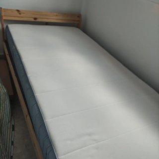 Cama individual Neiden Ikea madera