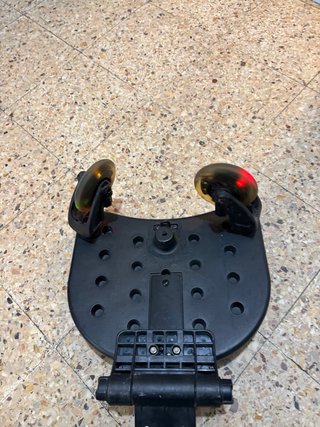 Patinete universal con asiento para coche