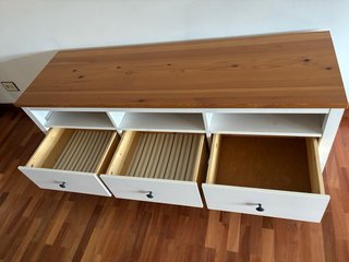 Mueble TV Ikea Hemnes Madera y Blanco