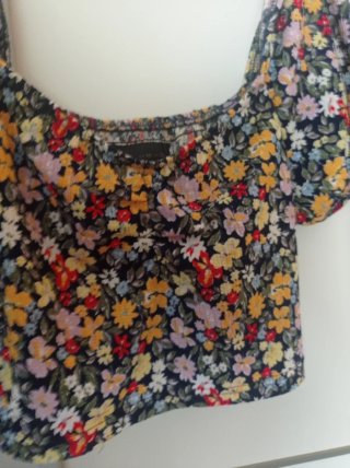 Conjunto Lefties Crop Top y Pantalón Estampado