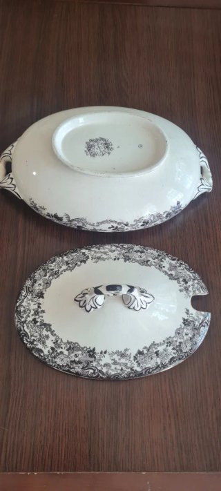 Sopera Vintage La Cartuja de Sevilla Pickman