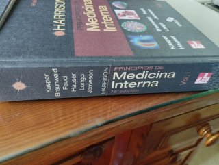 Dos libros de medicina interna Harrison