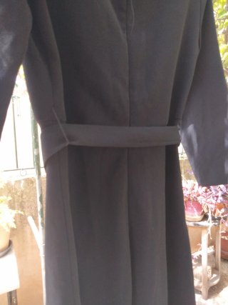 Vestido negro con cinturón