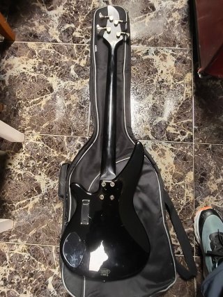 Bajo Eléctrico Yamaha RBX 374 Negro
