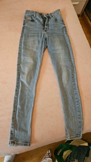 Abrigo amarillo elegante como nuevo