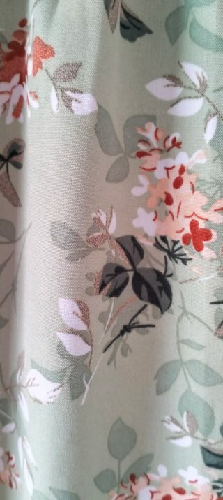 Vestido floral verde y rosa usado veces 3/4 veces