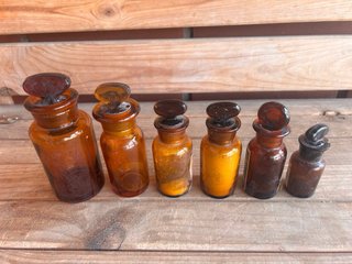 Frascos de farmacia antiguos