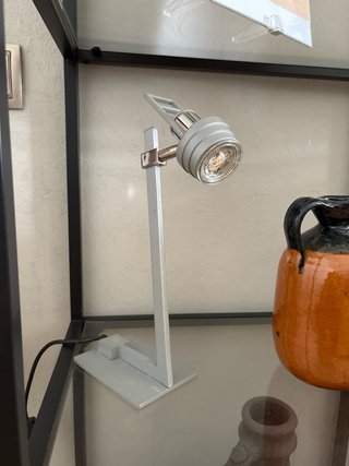 Lámpara de mesa Faro Barcelona – diseño moderno