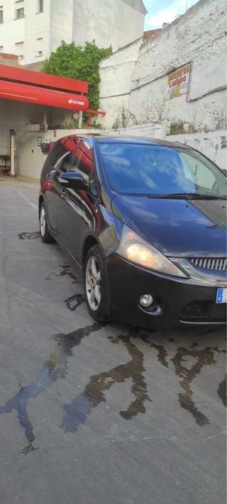 Mitsubishi Grandis 2009