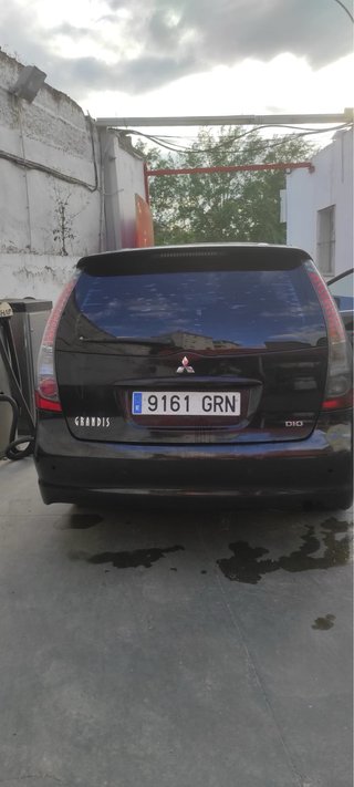 Mitsubishi Grandis 2009