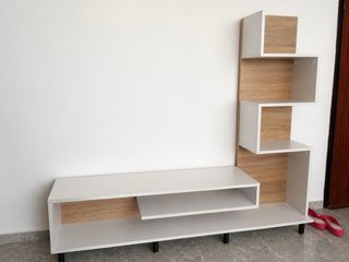 Mueble de tv moderno blanco y madera