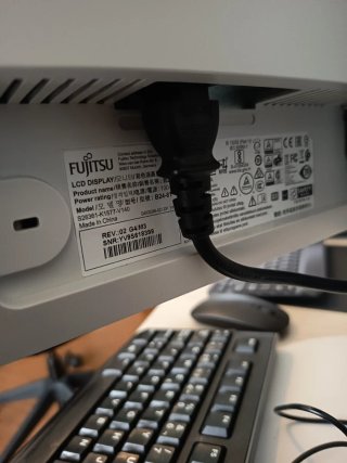 Vendo monitor profesional Fujitsu modelo B24-8 TE