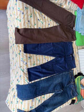 Pantalones vaqueros. Talla 46 . Azules / negros