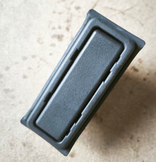 Cenicero Mini Clásico Negro, de ROVER