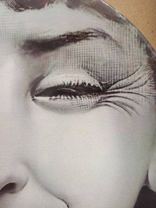 Plato Decorativo Estilo Fornasetti 20cm