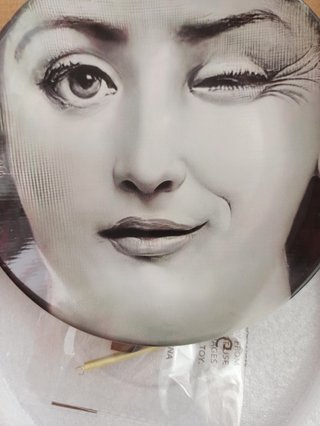 Plato Decorativo Estilo Fornasetti 20cm