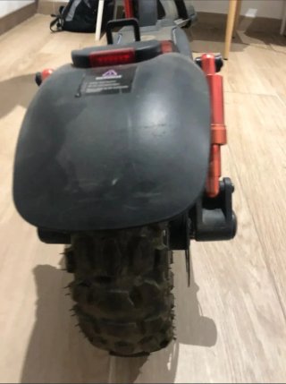 Patinete Eléctrico y Casco Inteligente Livall
