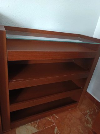 Cabecero con mesitas extensibles