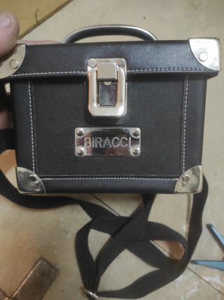 Bolso negro BIRACCI con asa y correa