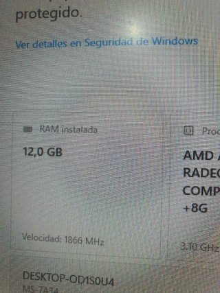 PC Gaming Negro con Luces Azules