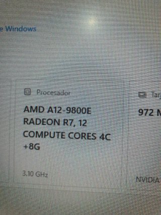 PC Gaming Negro con Luces Azules