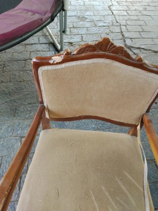 Butaca antigua de madera y tela restaurar