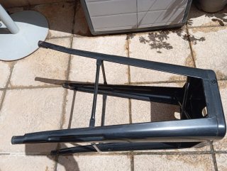 Silla alta tipo barra bar metal negra