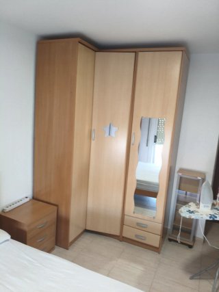 Habitación completa: cama, escritorio y armario